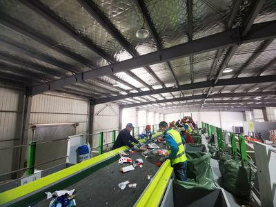 投遞全程不超30秒！青島垃圾分類邁向“智能時代”再生資源回收